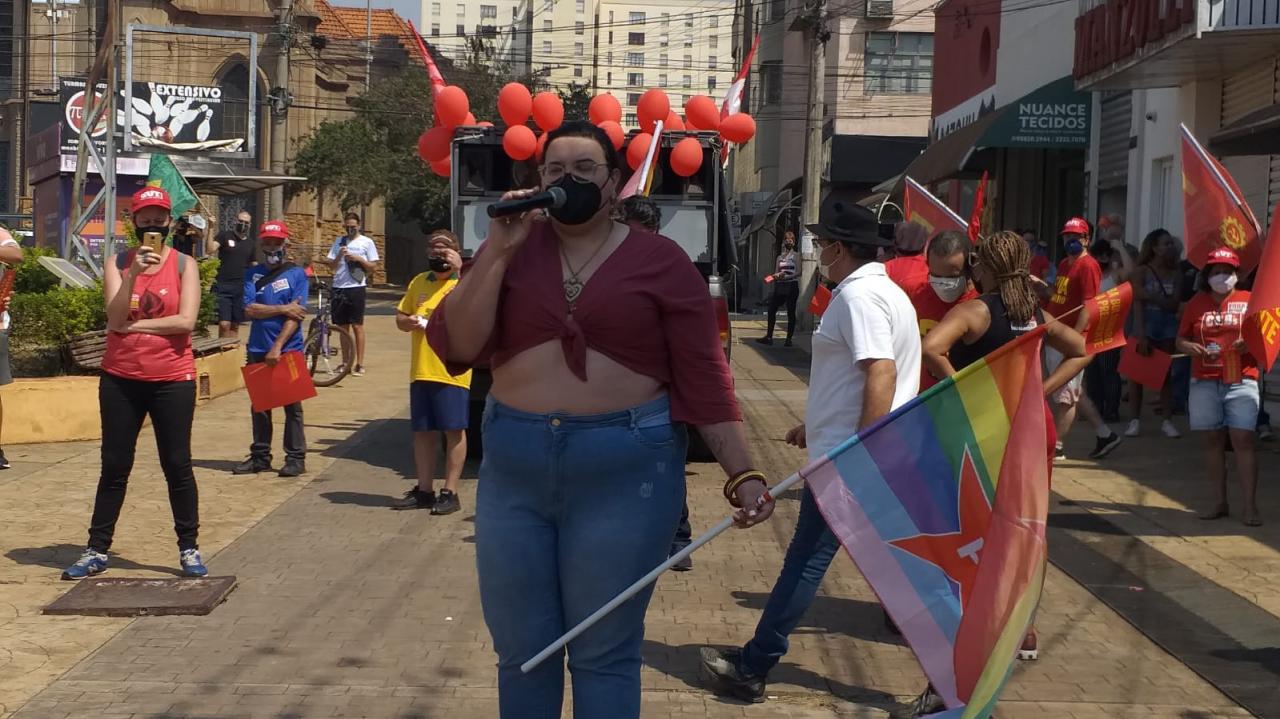 Foto 13 de 17 — Manifestantes fazem ato "Fora Bolsonaro" na Praça Santa Cruz; veja imagens
